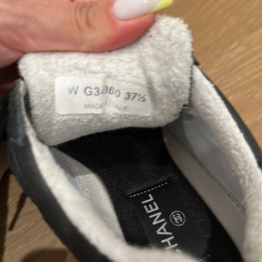 Chanel womens trainer sneakers in black and white size 37.5 - Picture 7 of 12